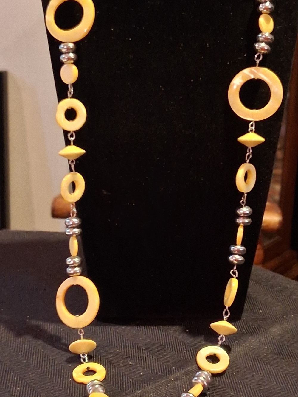 Vintage Mother of Pearl and Silver-tone Necklace 34"